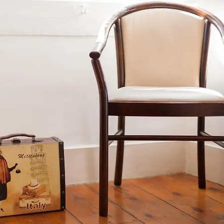 Tejo Vintage Three-bedroom - By Lu Holidays Apartment