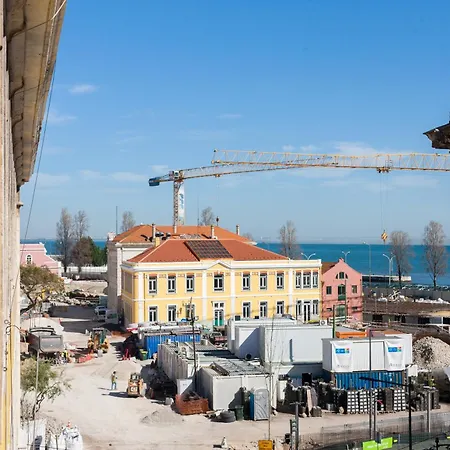 Tejo Vintage Three-bedroom - By Lu Holidays Apartment *