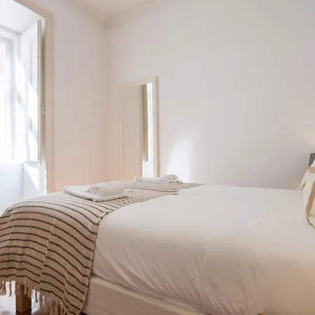 Tejo Vintage Three-bedroom - By Lu Holidays